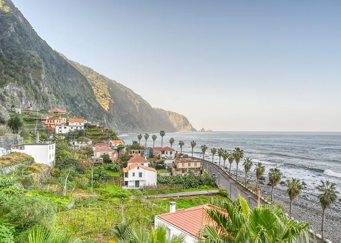 Casa Familia Pestana 2, A In Madeira Сейшал